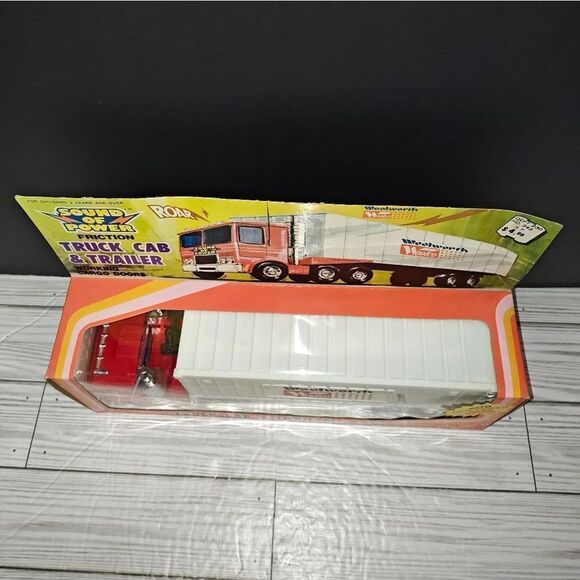 Friction 1970’s Woolco Woolworth Semi Truck Cab & Trailer Collectible Toy Rare - Picture 2 of 8